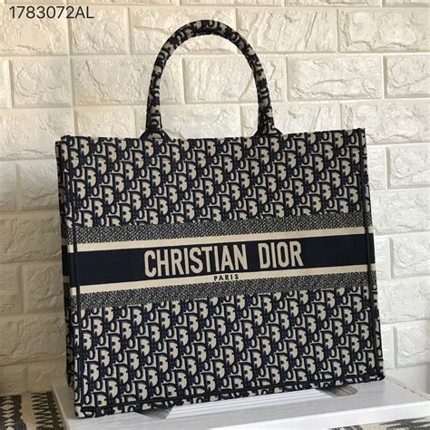 bolsas christian dior original|christian dior bolso tote.